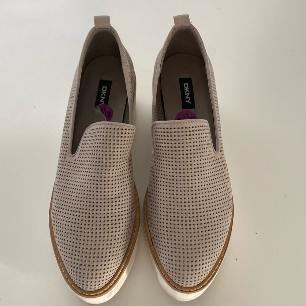 DKNY platform - size 8.5